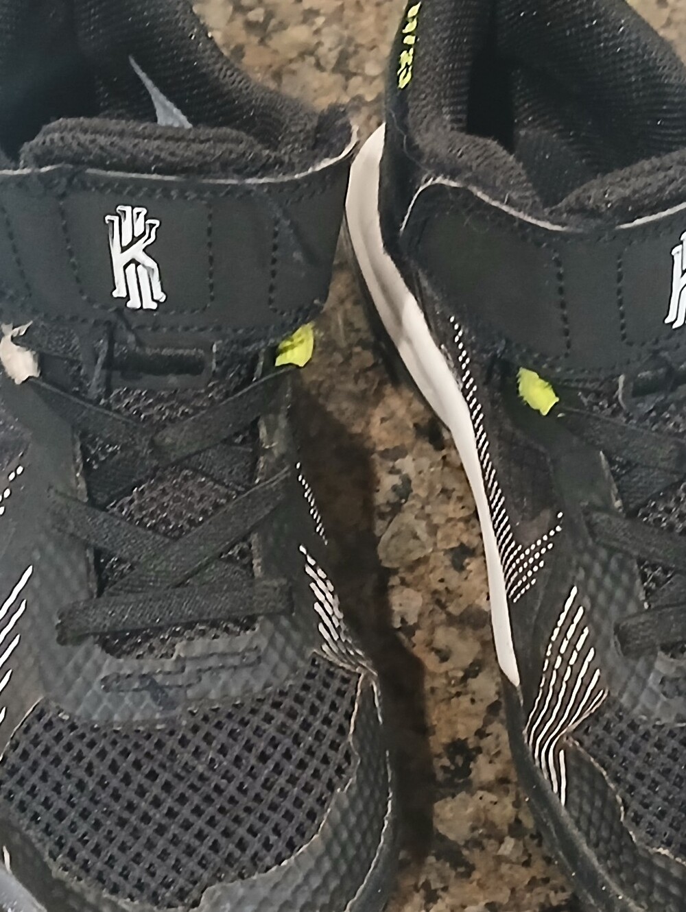 Nike Kyrie Flytrap 5 Low Black Cool Grey Kids Size: 12C - Picture 10 of 11